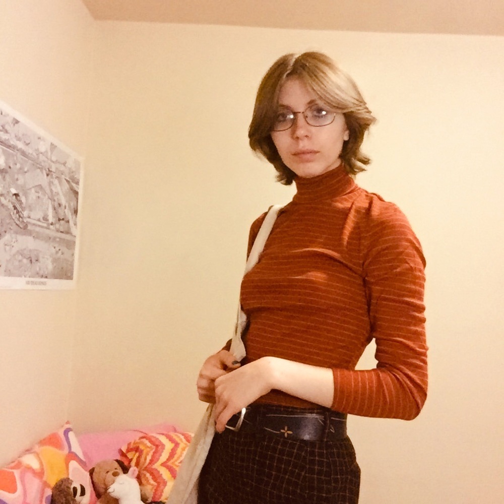 Meet your Posher, Ella